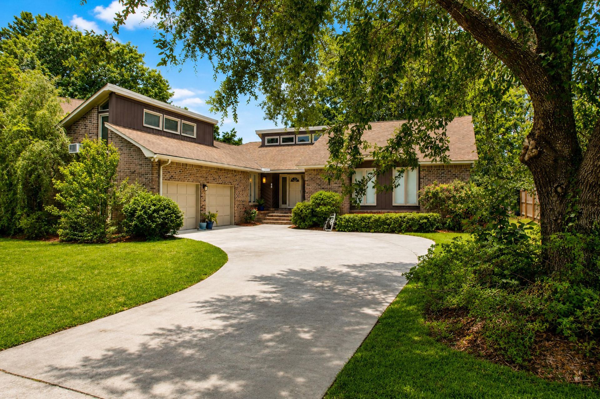 18 Lavington Road Photo 43