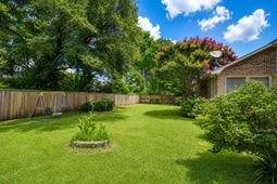 18 Lavington Road photo 4