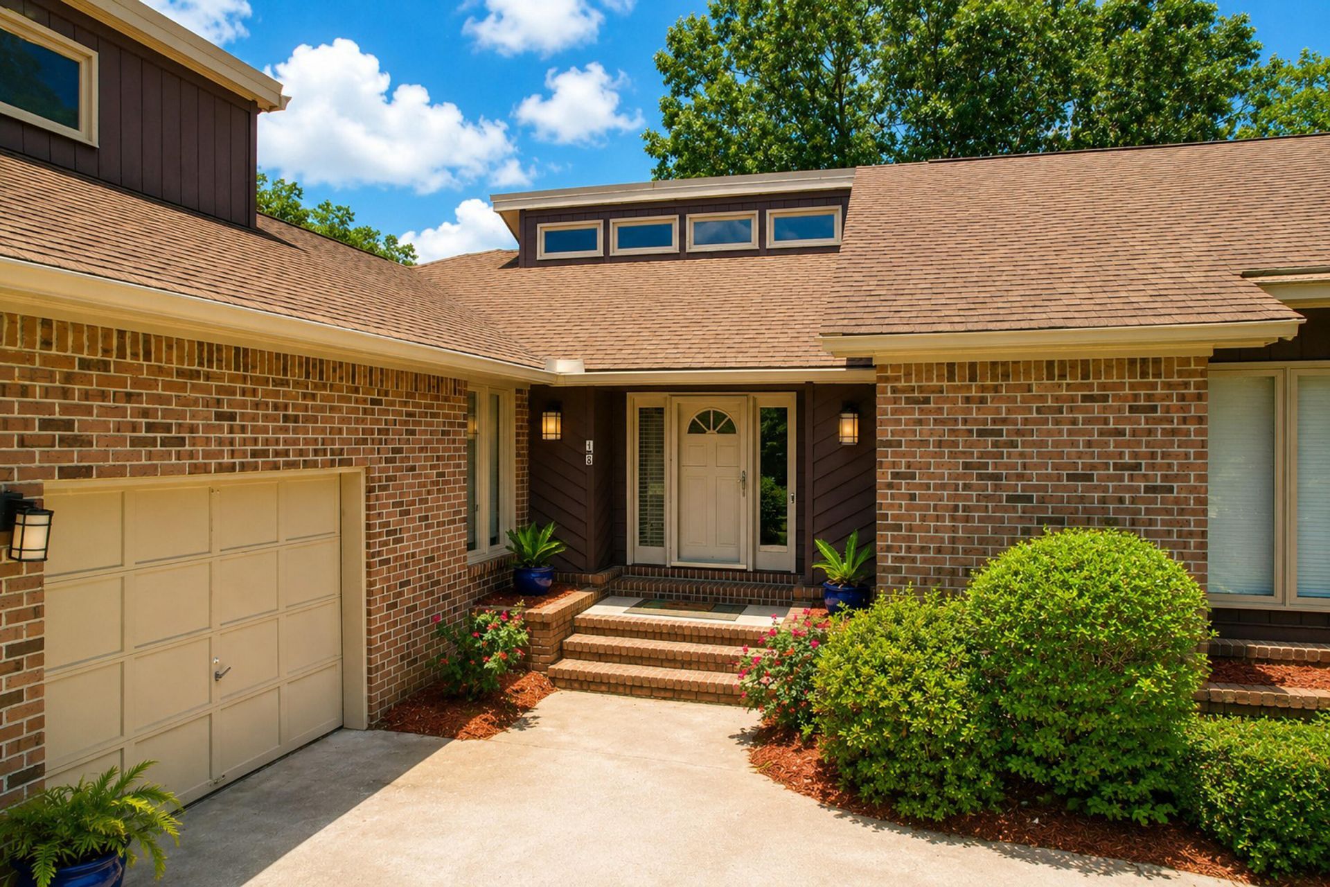 18 Lavington Road Photo 6