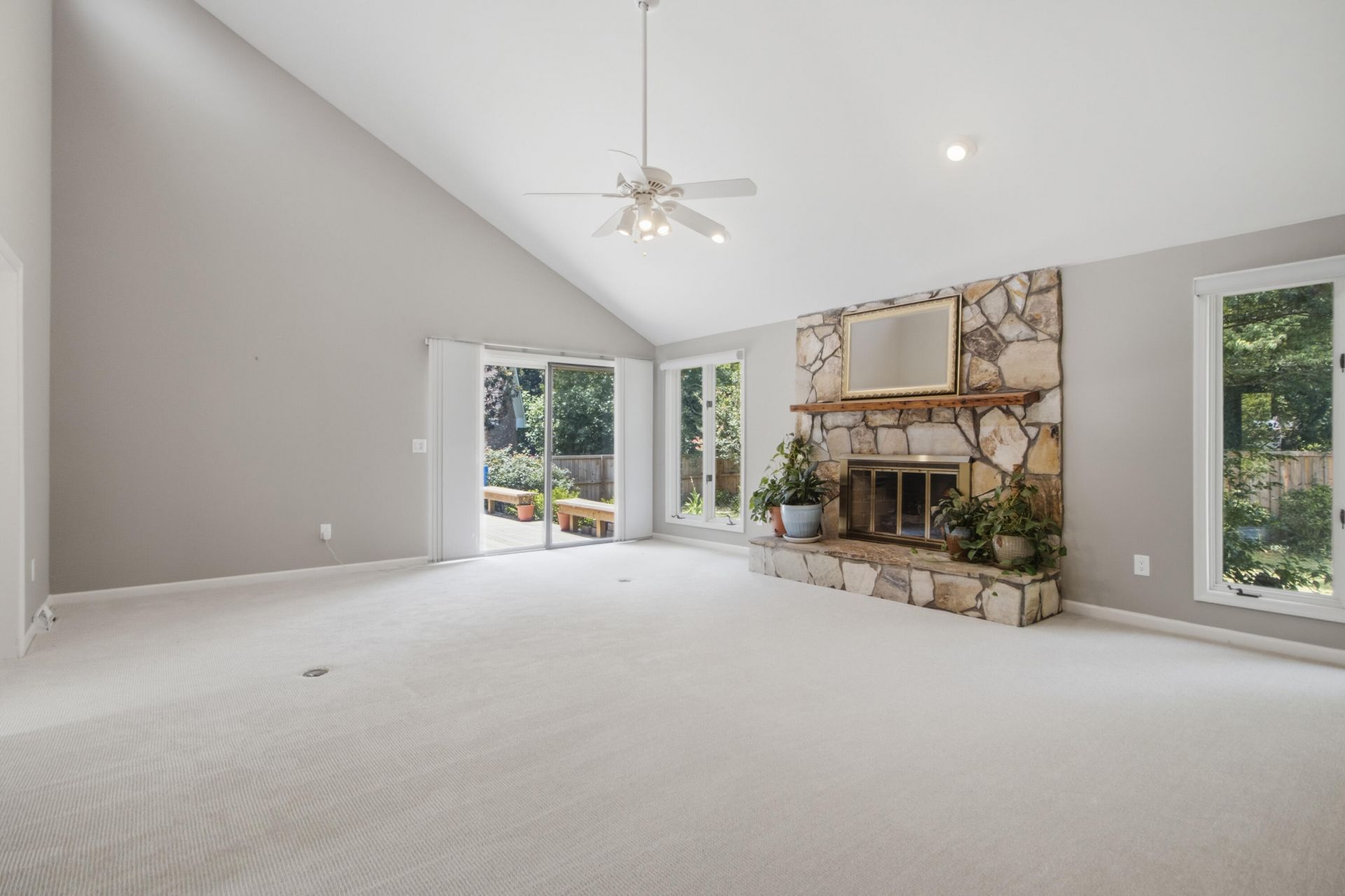 18 Lavington Road Photo 8