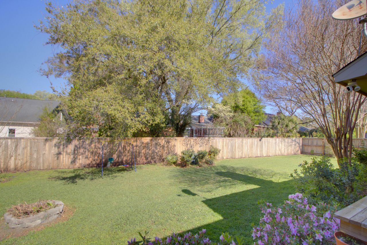 18 Lavington Road Photo 8