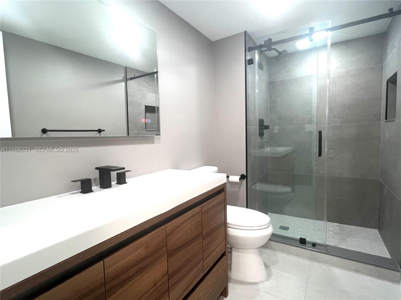 2401 Collins Ave , Unit 803, Miami Beach, FL 33140 Photo