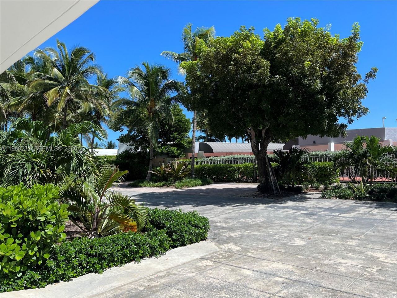 2401 Collins Ave , Unit 803, Miami Beach, FL 33140 Photo