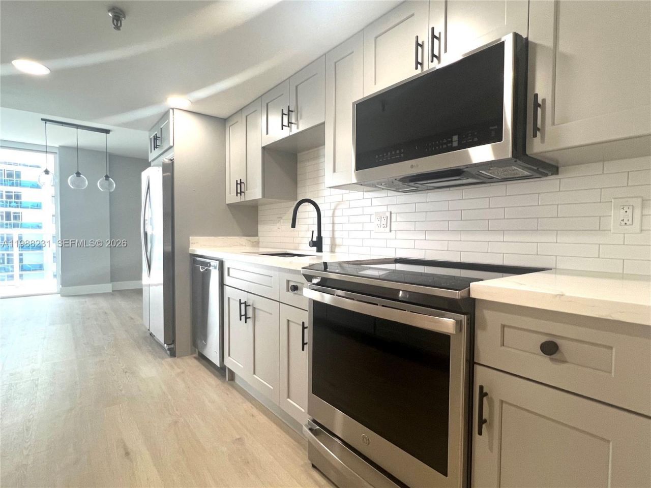 2401 Collins Ave , Unit 803, Miami Beach, FL 33140 Photo