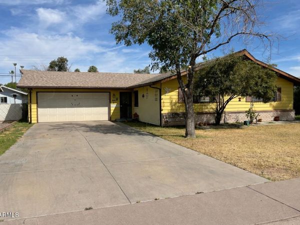 3526 W HARMONT Drive, Phoenix, AZ 85051