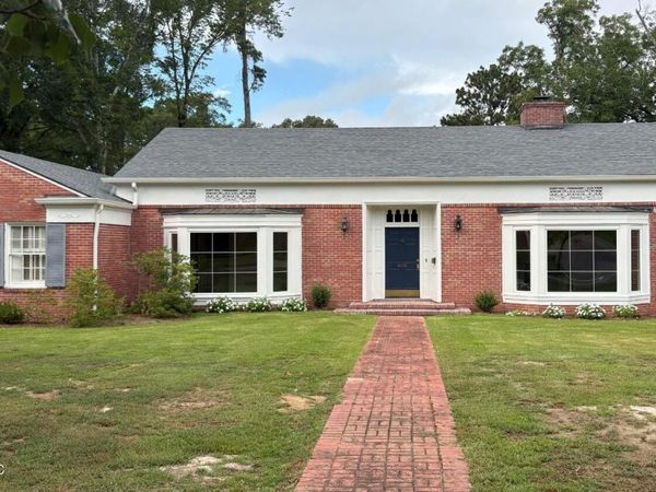 16839 E Main , Louisville, MS 39339