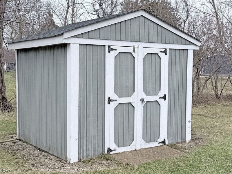 211 Orchard Lane, Kelleys Island, OH 43438 Photo 13