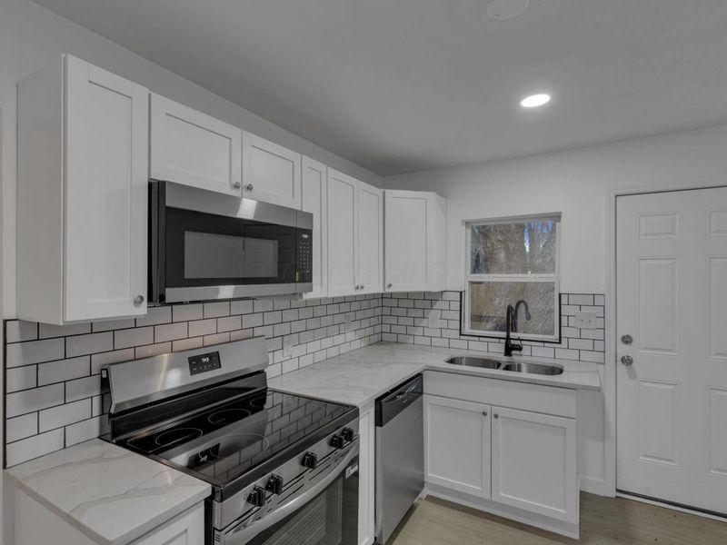 1575 Vendome Drive S, Columbus, OH 43219 Photo 12