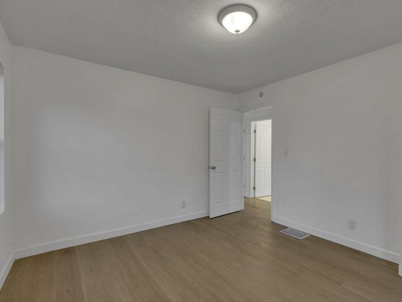 1575 Vendome Drive S, Columbus, OH 43219 Photo 18