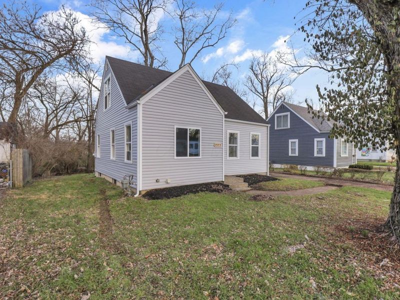 1575 Vendome Drive S, Columbus, OH 43219 Photo 3