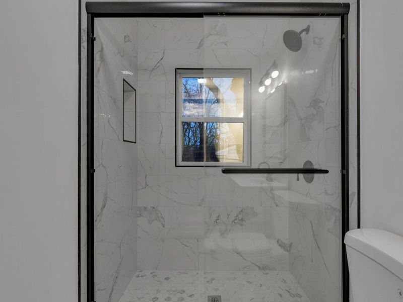 1575 Vendome Drive S, Columbus, OH 43219 Photo 9