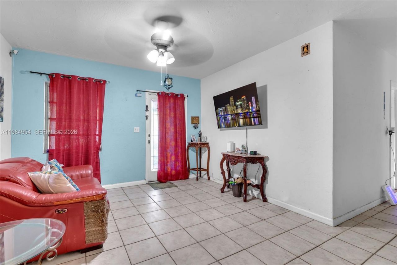 2490 NW 59th St, Miami, FL 33142 Photo