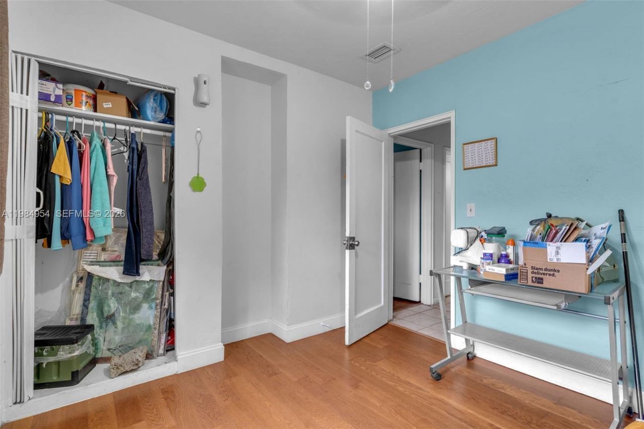 2490 NW 59th St, Miami, FL 33142 Photo