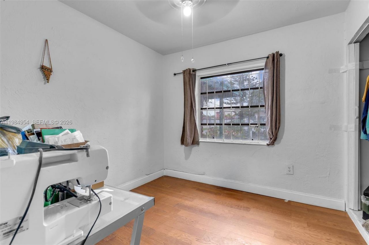 2490 NW 59th St, Miami, FL 33142 Photo