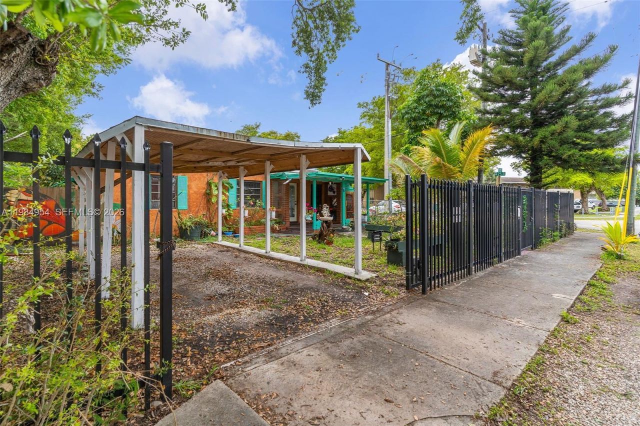 2490 NW 59th St, Miami, FL 33142 Photo