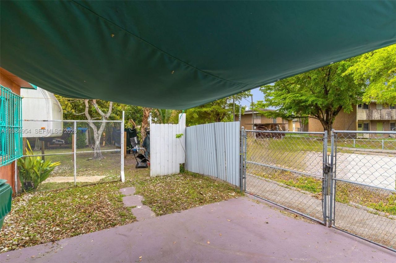 2490 NW 59th St, Miami, FL 33142 Photo