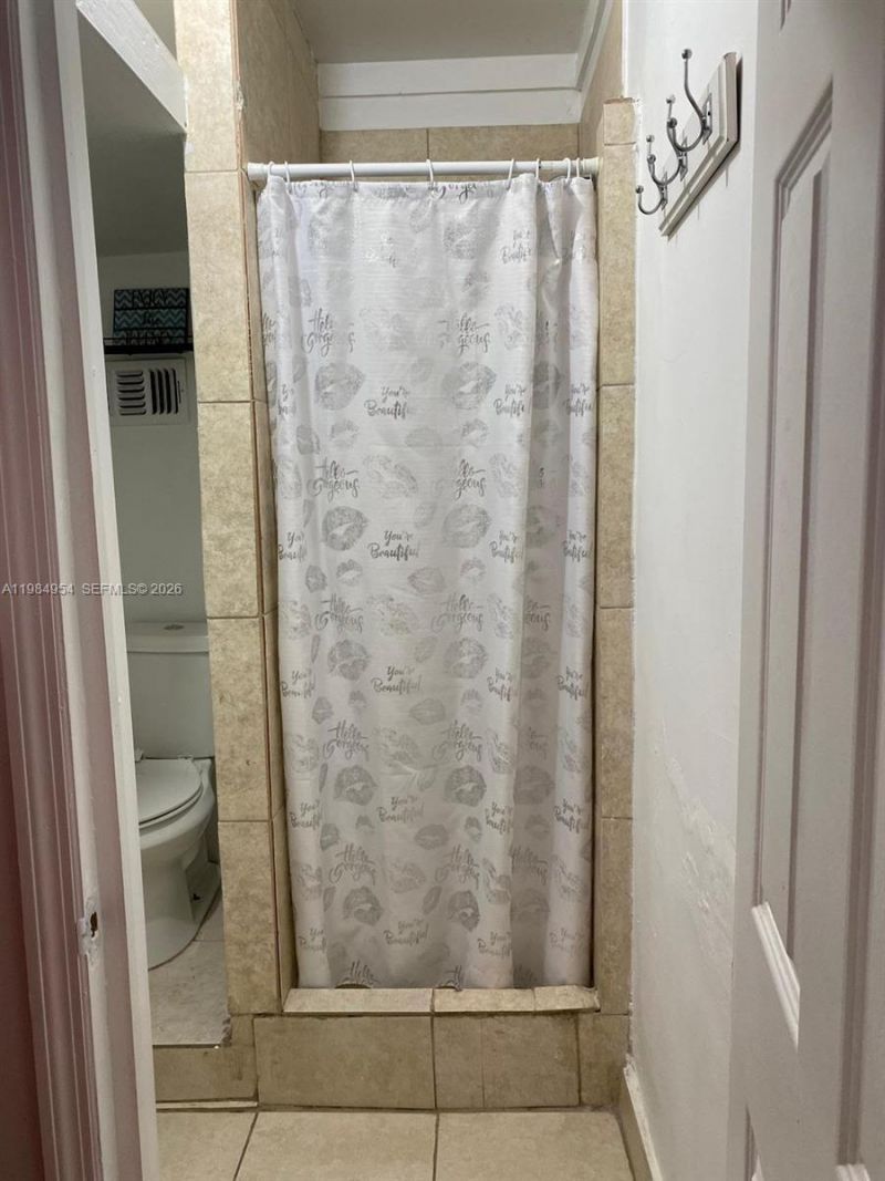 2490 NW 59th St, Miami, FL 33142 Photo