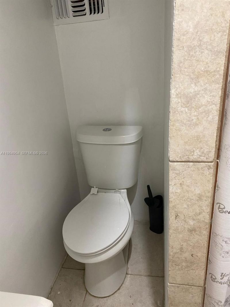 2490 NW 59th St, Miami, FL 33142 Photo
