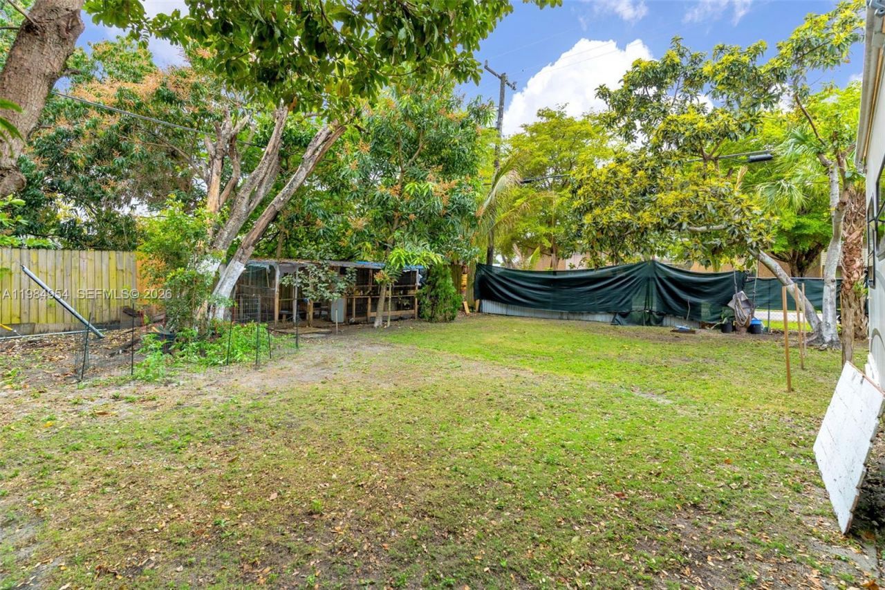 2490 NW 59th St, Miami, FL 33142 Photo
