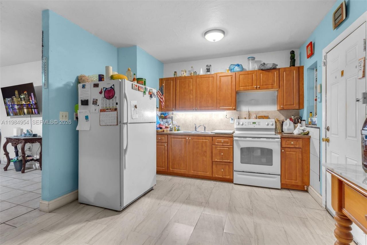 2490 NW 59th St, Miami, FL 33142 Photo