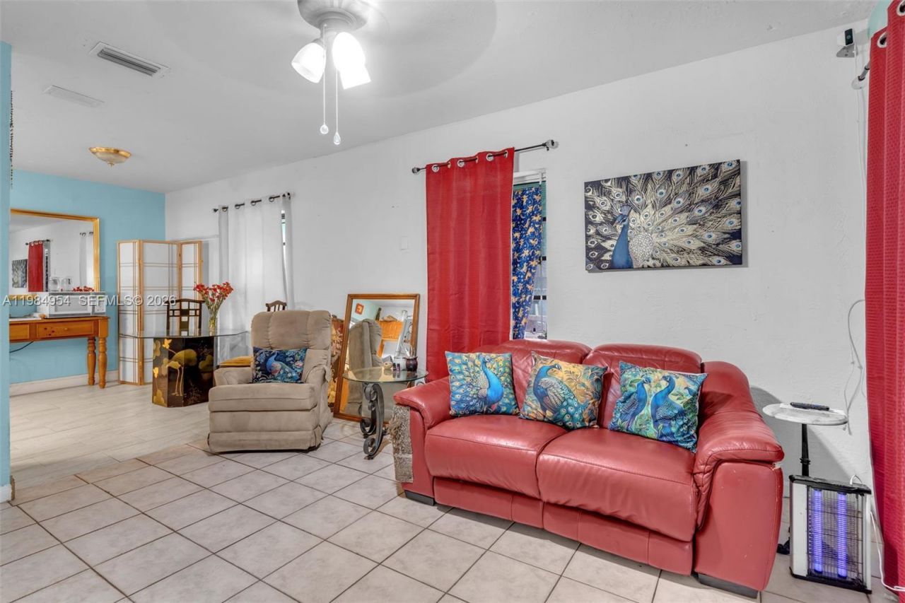 2490 NW 59th St, Miami, FL 33142 Photo