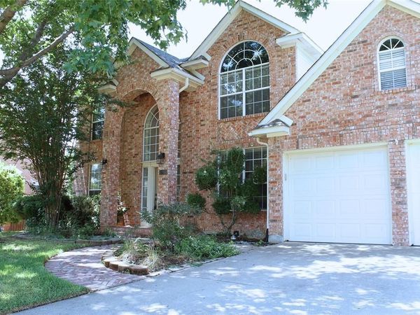 2719 Hidden Lake Drive, Grapevine, TX 76051