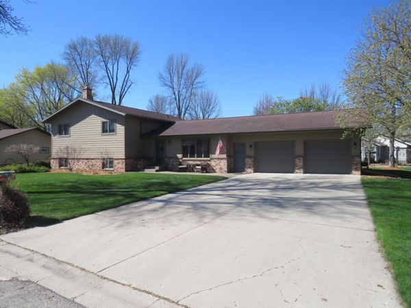 902 10th Street S, Benson, MN 56215