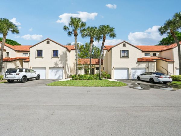 22 Via De Casas, Unit 103, Boynton Beach, FL 33426