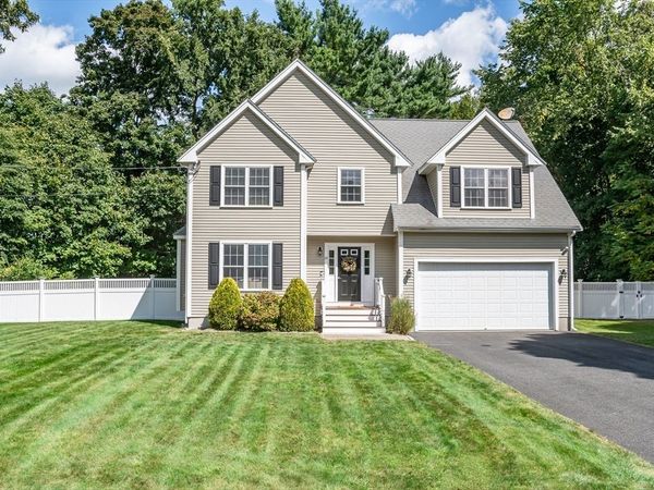 20 Walnut Street, Foxboro, MA 02035