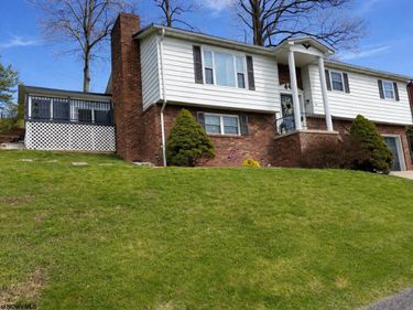 34 Hollen Circle, Fairmont, WV 26554