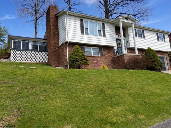 34 Hollen Circle, Fairmont, WV 26554