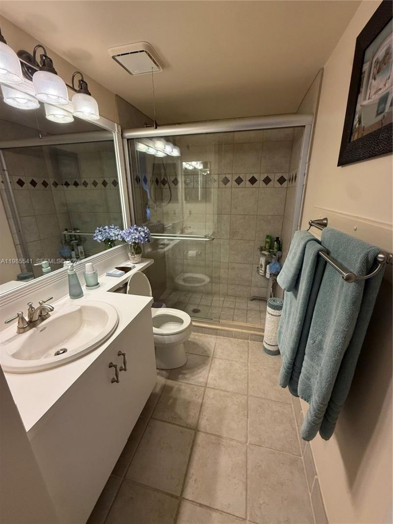 608 Waterside Dr , Unit 608, Hypoluxo, FL 33462 Photo