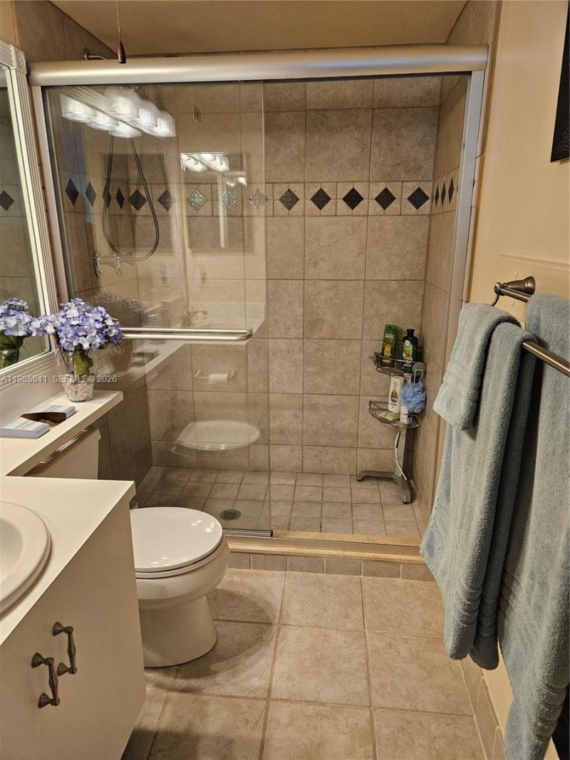 608 Waterside Dr , Unit 608, Hypoluxo, FL 33462 Photo