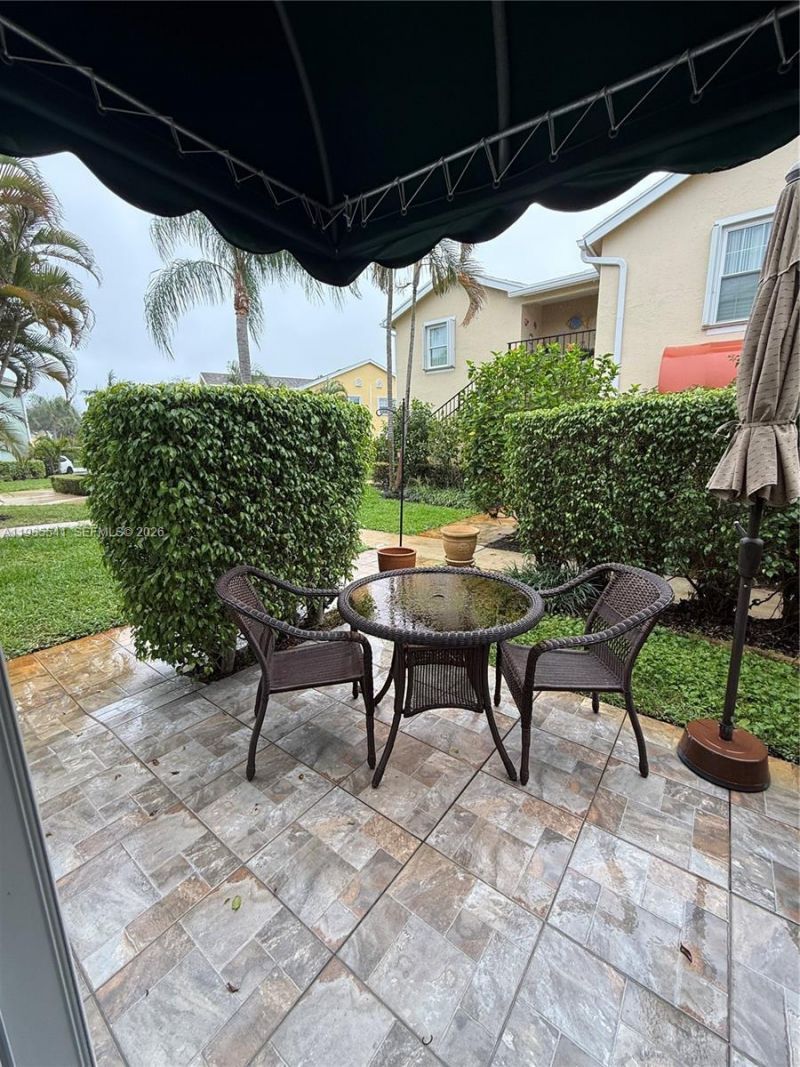 608 Waterside Dr , Unit 608, Hypoluxo, FL 33462 Photo