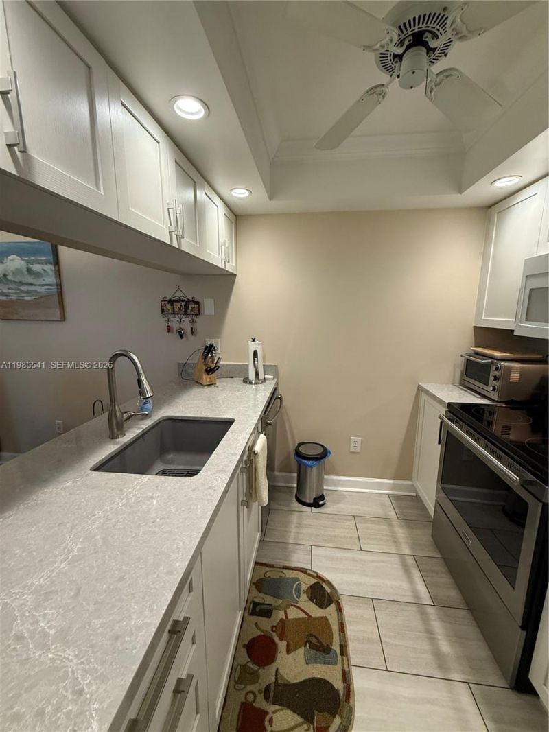 608 Waterside Dr , Unit 608, Hypoluxo, FL 33462 Photo