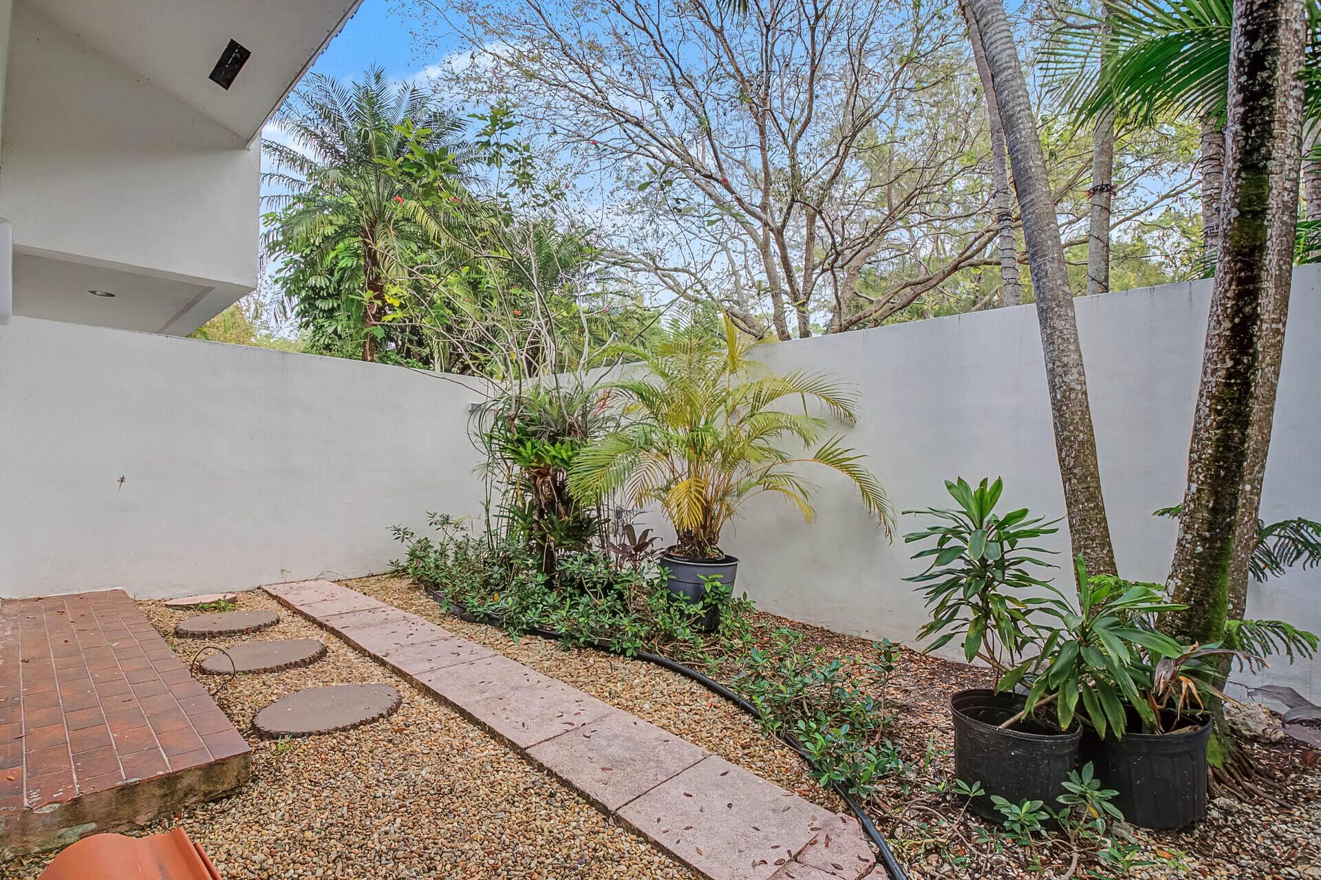 4950 San Amaro Dr, Coral Gables, FL 33146 Photo