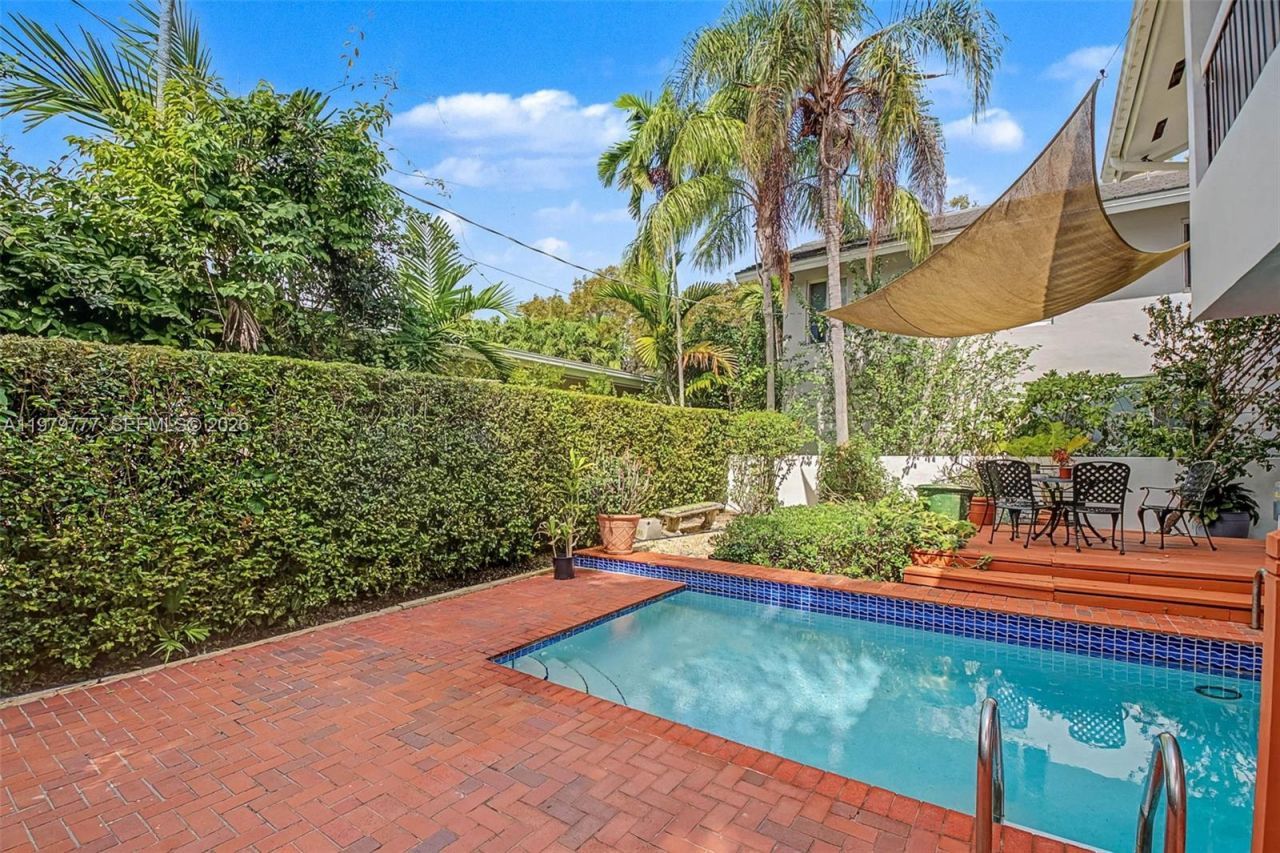 4950 San Amaro Dr , Coral Gables, FL 33146 Photo