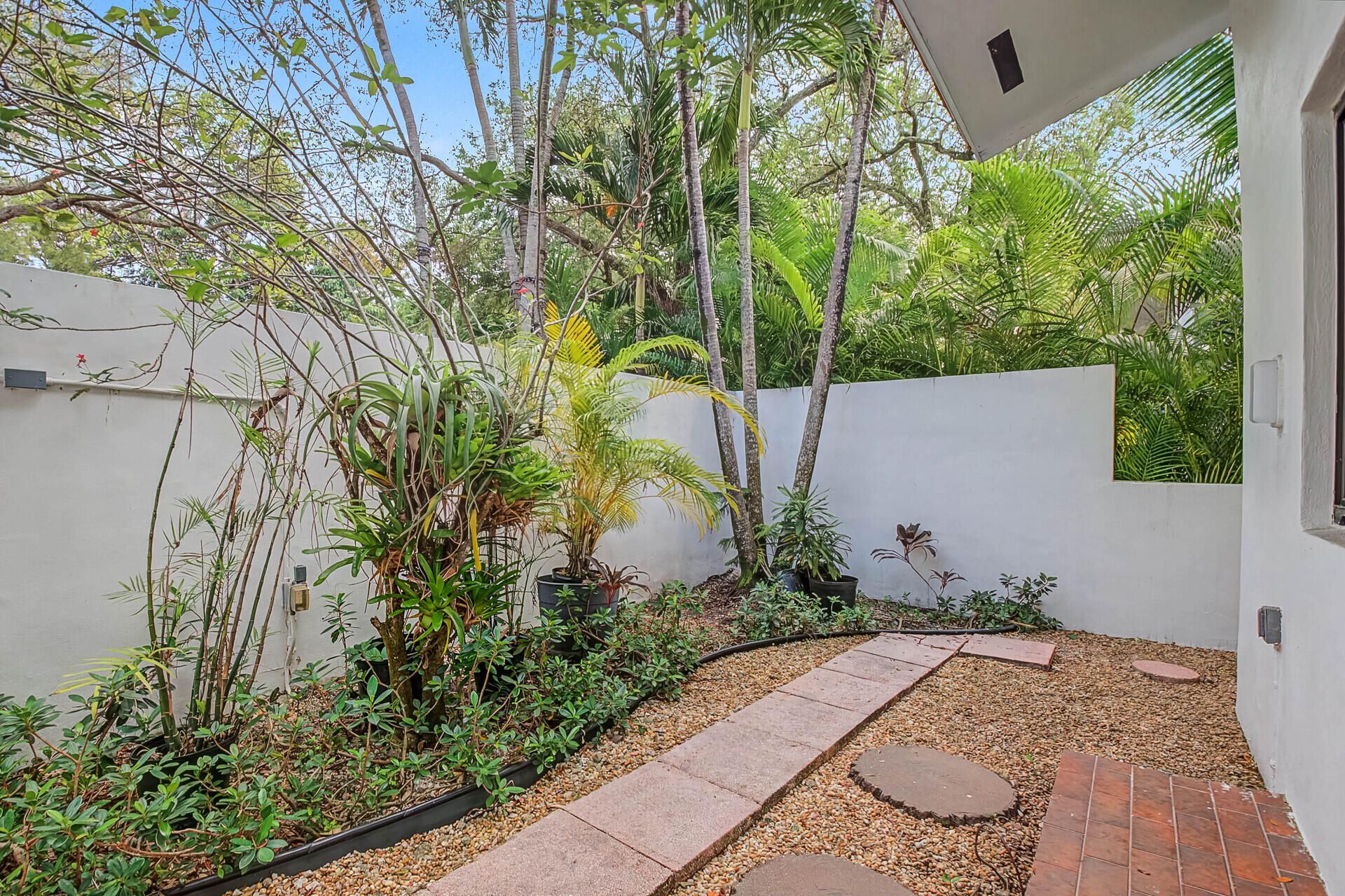 4950 San Amaro Dr, Coral Gables, FL 33146 Photo