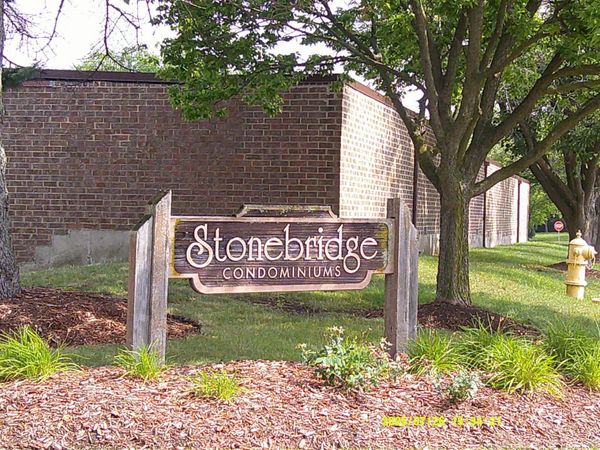 5 E Carriageway Drive , Unit 210, Hazel Crest, IL 60429