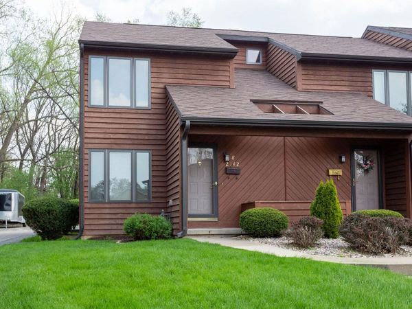 2742 Pleasant View Drive, Dubuque, IA 52001