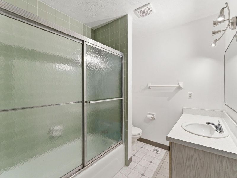 1213 Woodbrook Court, Unit 34, Columbus, OH 43223 Photo 11