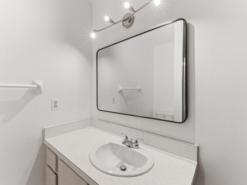 1213 Woodbrook Court, Unit 34, Columbus, OH 43223 Photo 12