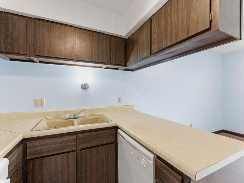 1213 Woodbrook Court, Unit 34, Columbus, OH 43223 Photo 16