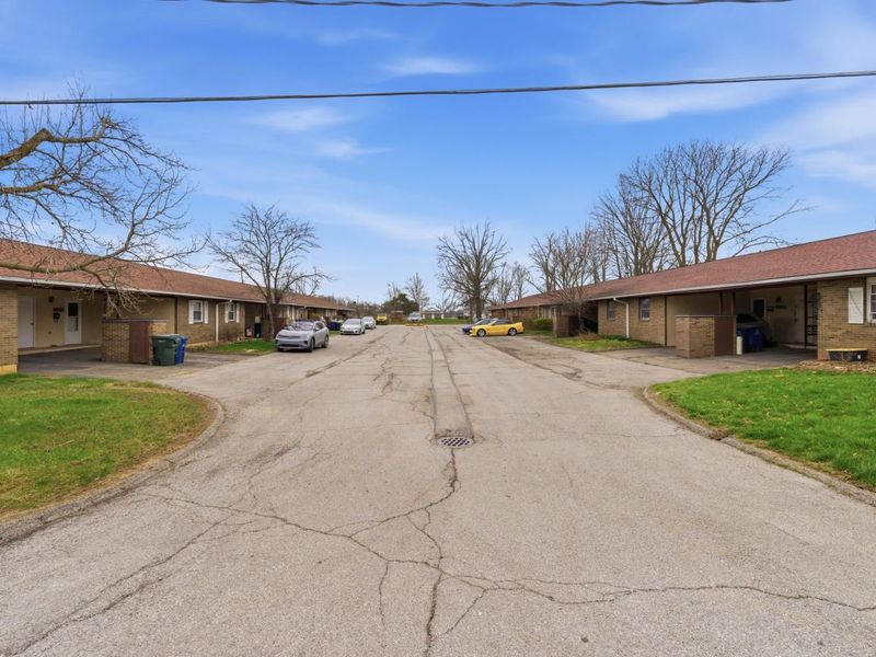 1213 Woodbrook Court, Unit 34, Columbus, OH 43223 Photo 2