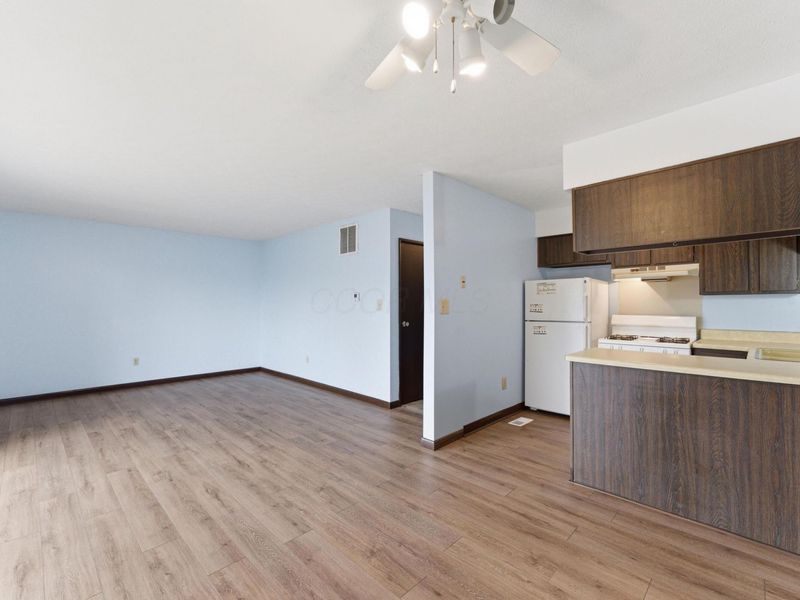 1213 Woodbrook Court, Unit 34, Columbus, OH 43223 Photo 3