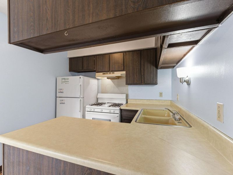 1213 Woodbrook Court, Unit 34, Columbus, OH 43223 Photo 8