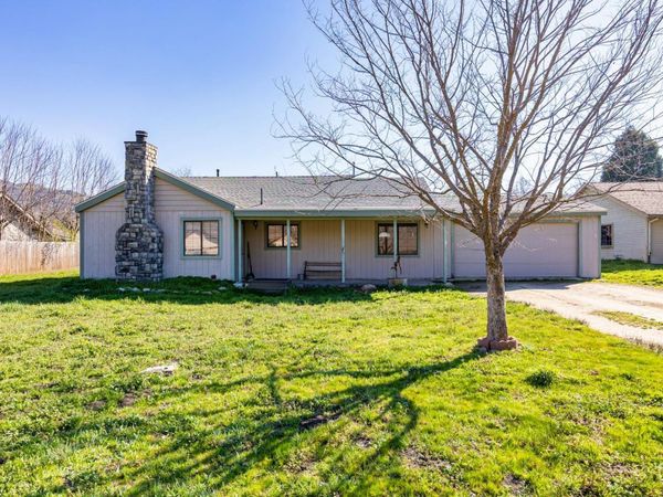 30040 Jamaica Dunes Drive, Tehachapi, CA 93561