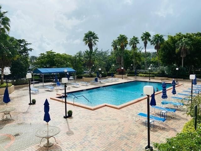 500 Three Islands Boulevard, Unit L15, Hallandale Beach, FL 33009 Photo