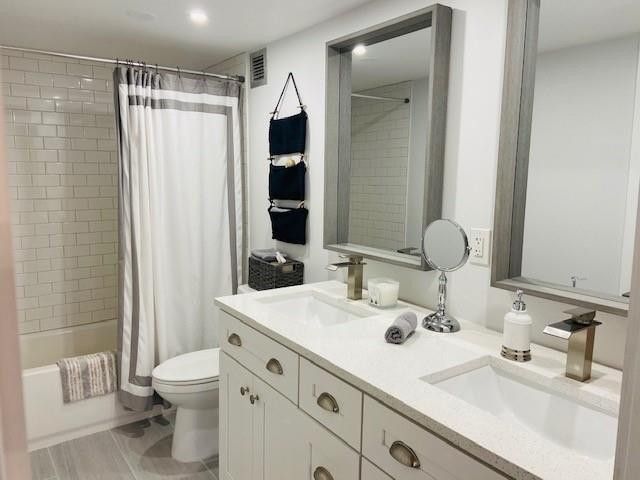 500 Three Islands Boulevard, Unit L15, Hallandale Beach, FL 33009 Photo