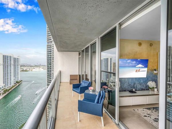 485 Brickell Ave, Unit 3203, Miami, FL 33131